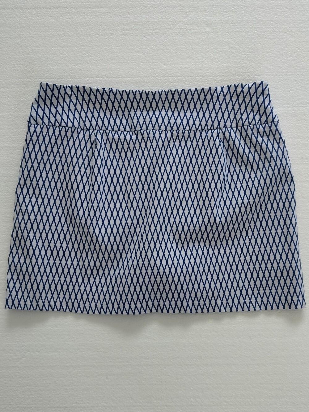 Two Size Medium Golf Skirts 1 Attyre 1 Tranquility Diamond-Print Skort - Picture 1 of 6